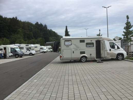 Einem Ort wurde ein Foto hinzugefügt