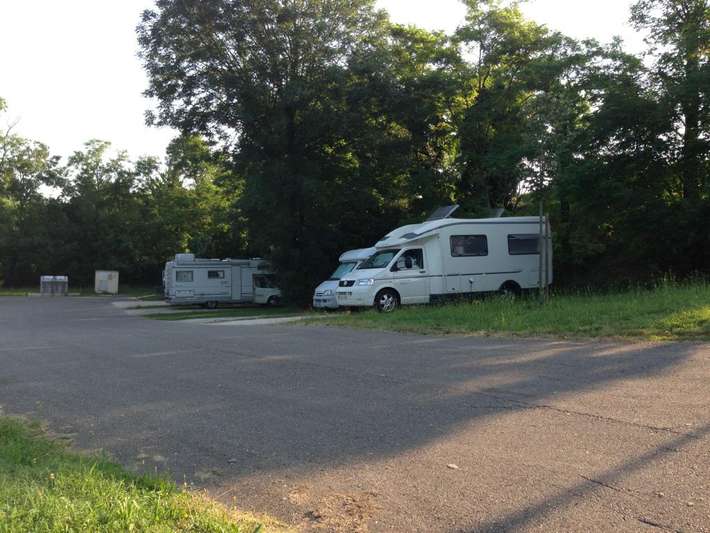 Aire de Camping-Car Gourdon