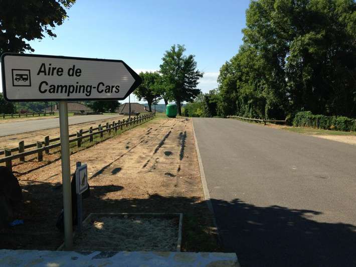 Aire de Camping-Car Gourdon