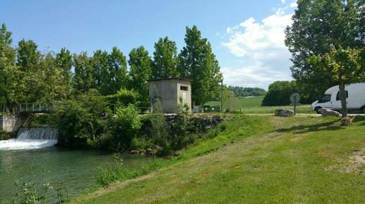 Added a photo to a location