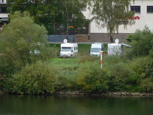 Einem Ort wurde ein Foto hinzugefügt