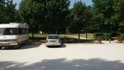 Een foto toegevoegd aan een locatie