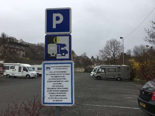 Einem Ort wurde ein Foto hinzugefügt