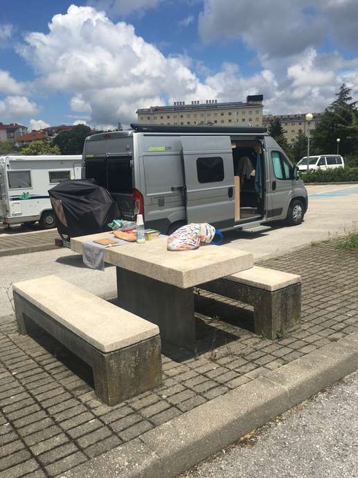 Einem Ort wurde ein Foto hinzugefügt
