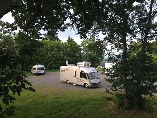 Einem Ort wurde ein Foto hinzugefügt