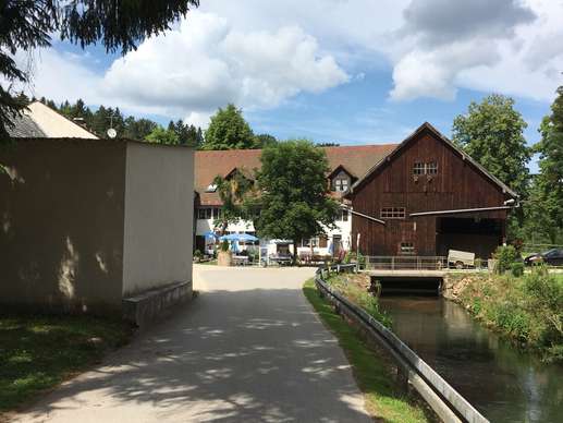 Einem Ort wurde ein Foto hinzugefügt