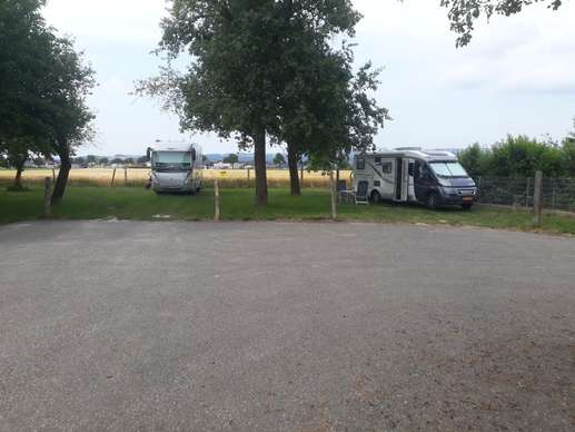 Einem Ort wurde ein Foto hinzugefügt
