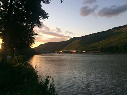 Einem Ort wurde ein Foto hinzugefügt