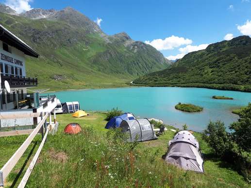 Een foto toegevoegd aan een locatie