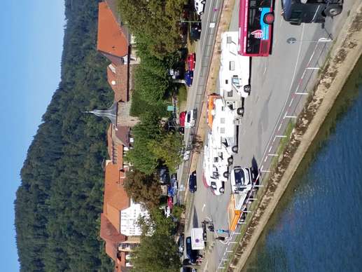 Einem Ort wurde ein Foto hinzugefügt