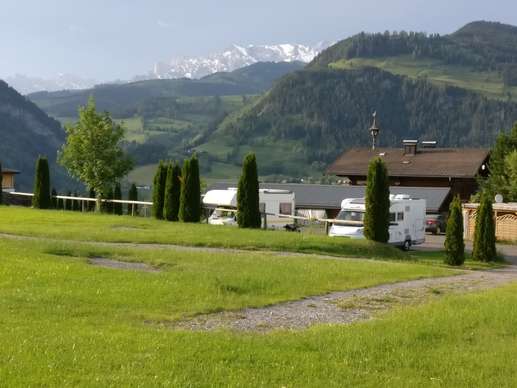 Einem Ort wurde ein Foto hinzugefügt