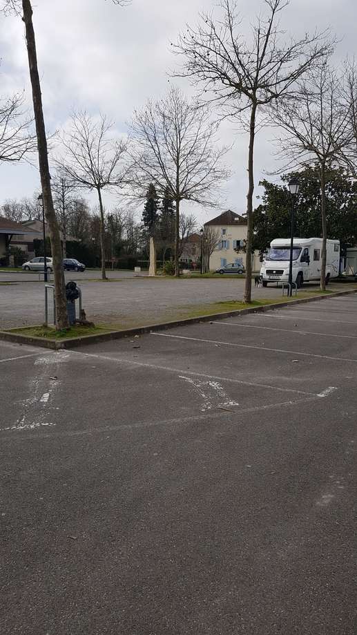 Einem Ort wurde ein Foto hinzugefügt