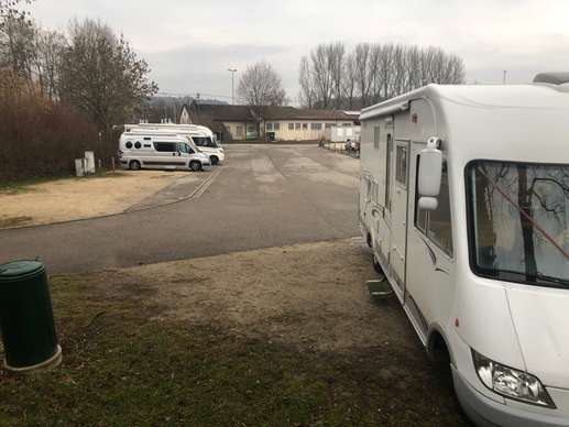 Einem Ort wurde ein Foto hinzugefügt