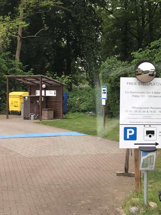 Einem Ort wurde ein Foto hinzugefügt
