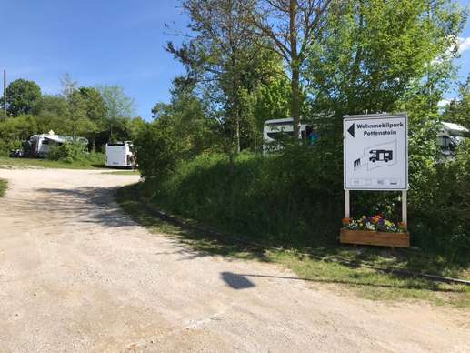 Einem Ort wurde ein Foto hinzugefügt