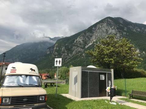Einem Ort wurde ein Foto hinzugefügt