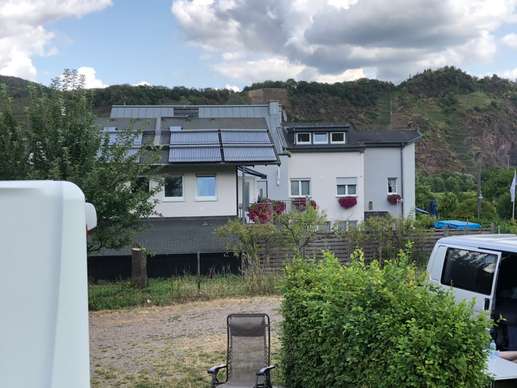 Einem Ort wurde ein Foto hinzugefügt