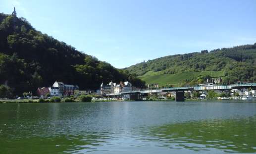 Einem Ort wurde ein Foto hinzugefügt