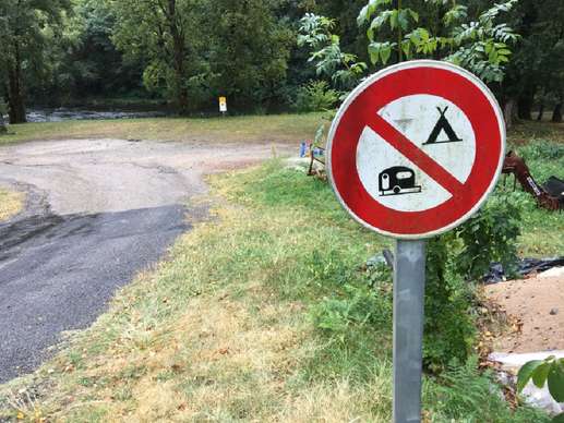 Einem Ort wurde ein Foto hinzugefügt