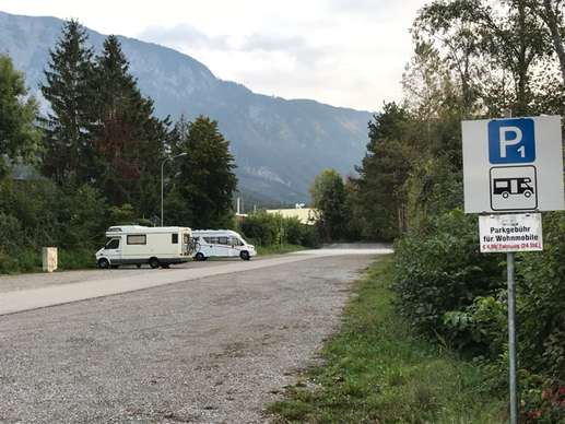 Einem Ort wurde ein Foto hinzugefügt