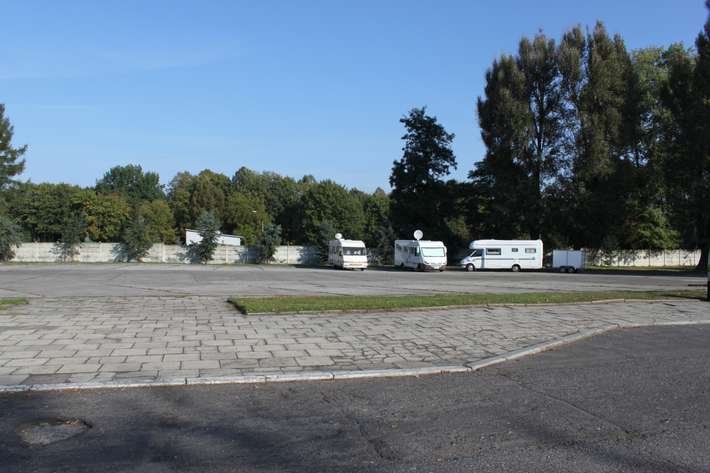 Auschwitz parking