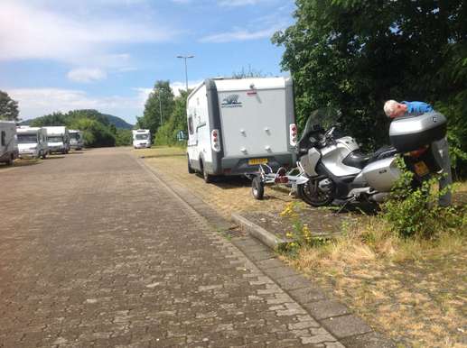 Einem Ort wurde ein Foto hinzugefügt
