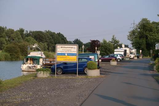 Einem Ort wurde ein Foto hinzugefügt
