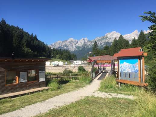 Added a photo to a location