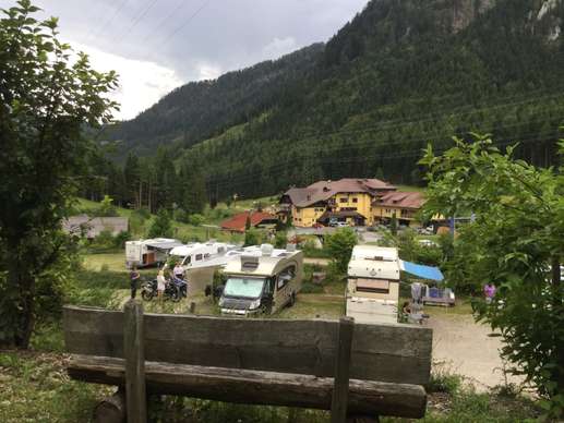 Einem Ort wurde ein Foto hinzugefügt