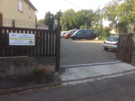 Einem Ort wurde ein Foto hinzugefügt