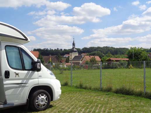 Einem Ort wurde ein Foto hinzugefügt