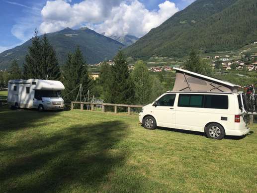 Einem Ort wurde ein Foto hinzugefügt