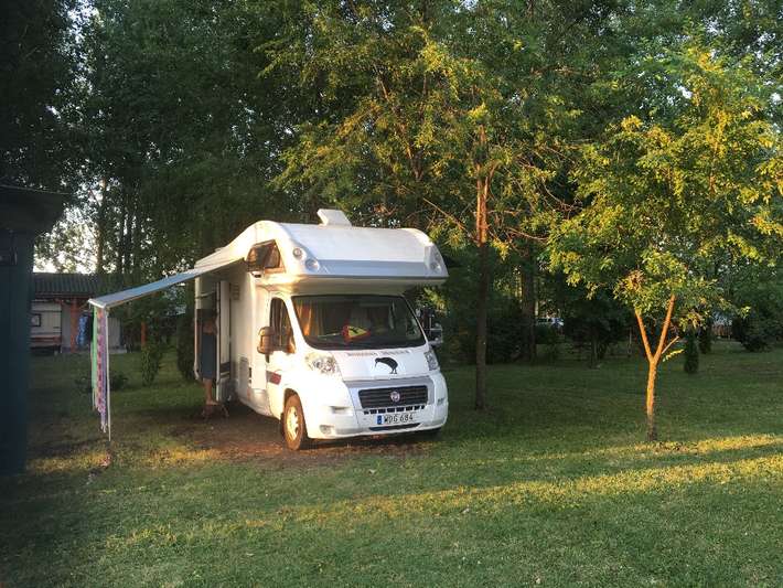 Napsugár Camping