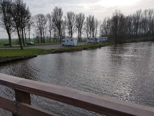 Einem Ort wurde ein Foto hinzugefügt