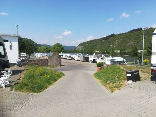Einem Ort wurde ein Foto hinzugefügt