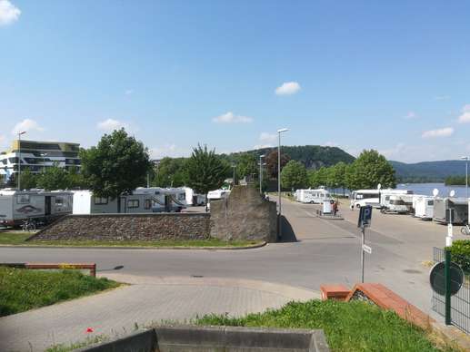 Einem Ort wurde ein Foto hinzugefügt