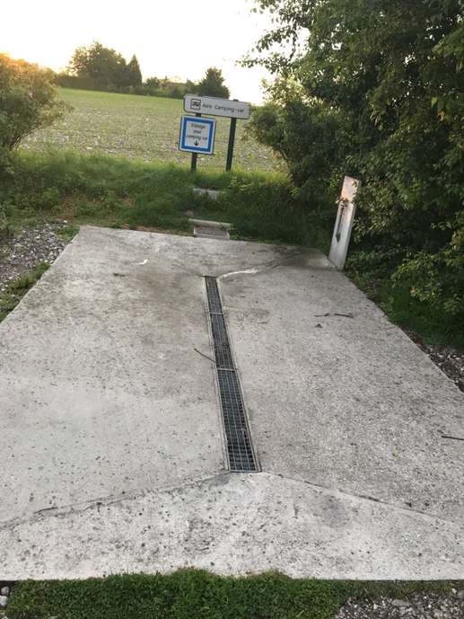 Einem Ort wurde ein Foto hinzugefügt