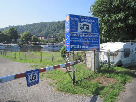 Einem Ort wurde ein Foto hinzugefügt