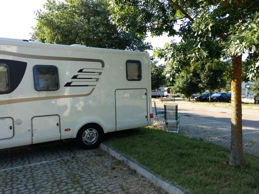 Einem Ort wurde ein Foto hinzugefügt