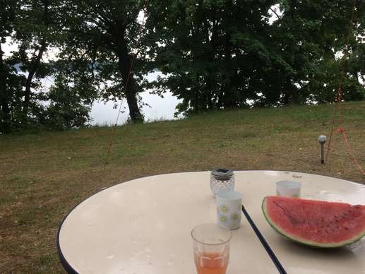 Einem Ort wurde ein Foto hinzugefügt
