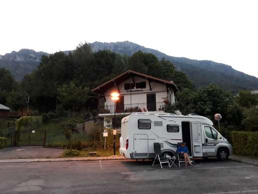 Einem Ort wurde ein Foto hinzugefügt