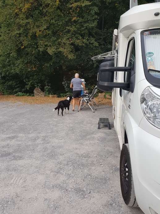 Einem Ort wurde ein Foto hinzugefügt