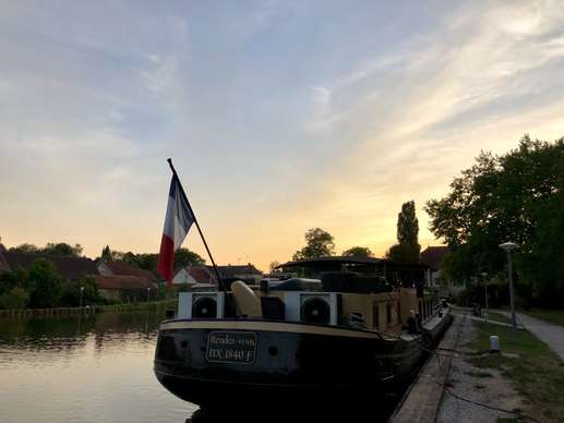 Einem Ort wurde ein Foto hinzugefügt
