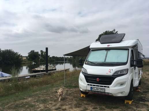 Einem Ort wurde ein Foto hinzugefügt