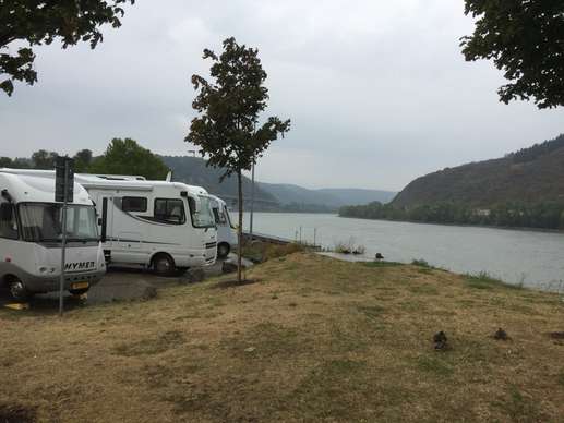Einem Ort wurde ein Foto hinzugefügt