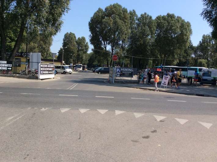 Auschwitz parking