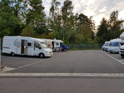 Einem Ort wurde ein Foto hinzugefügt