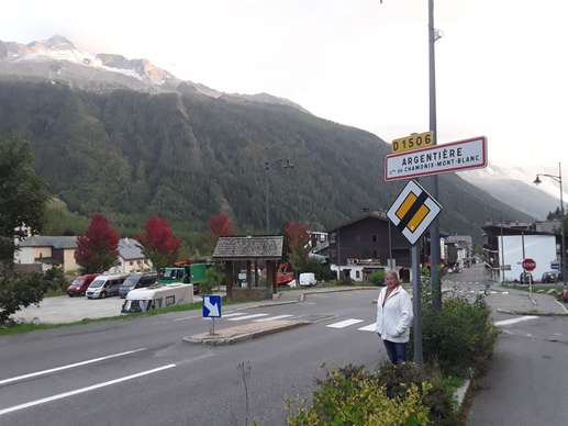 Einem Ort wurde ein Foto hinzugefügt