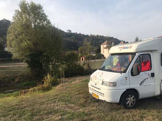 Einem Ort wurde ein Foto hinzugefügt