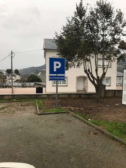 Einem Ort wurde ein Foto hinzugefügt